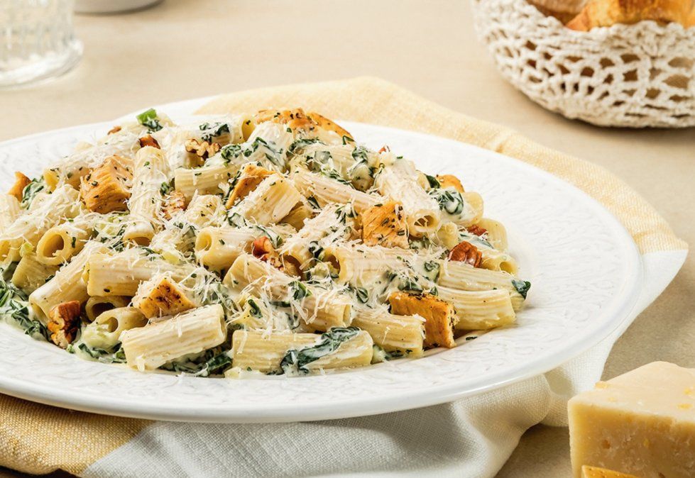 Salsa de espinacas y parmesano para acompa&ntilde;ar las pastas del medio d&iacute;a.