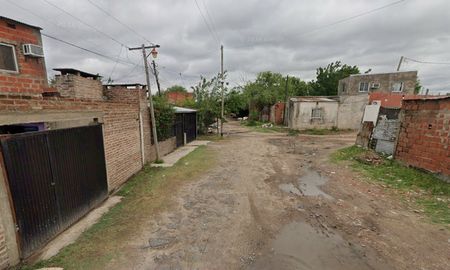 Un grave episodio de violencia tuvo lugar en las primeras horas de este domingo en el corazón de barrio Barranquitas, en la zona oeste de la ciudad de Santa Fe. Un grave episodio de violencia tuvo lugar en las primeras horas de este domingo en el corazón de barrio Barranquitas, en la zona oeste de la ciudad de Santa Fe.