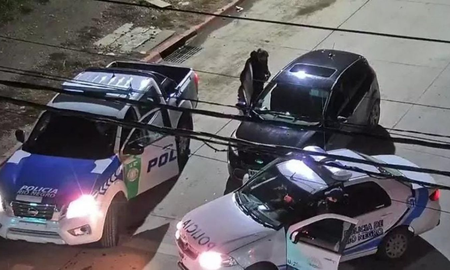 Bariloche: salió de un boliche, vio a su expareja con otra mujer y los atropelló Bariloche: salió de un boliche, vio a su expareja con otra mujer y los atropelló