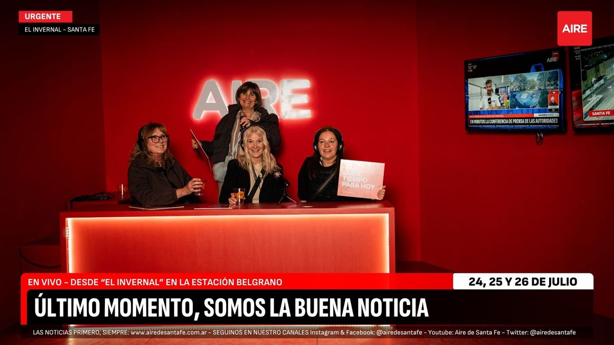 La gran comunidad de AIRE se sentó a la mesa de conductores y posó frente a las cámaras para vivir la experiencia del multimedios.