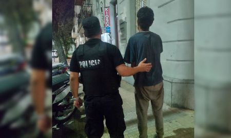 arresto ciudadano: intento robar una bicicleta, su duena se resistio y termino entre rejas arresto ciudadano: intento robar una bicicleta, su duena se resistio y termino entre rejas