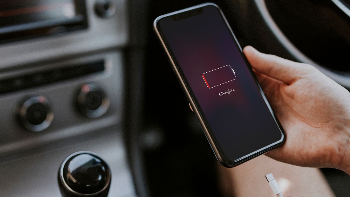 Las fundas de silicona pueden atrapar el calor durante la carga y afectar el rendimiento del celular. Las fundas de silicona pueden atrapar el calor durante la carga y afectar el rendimiento del celular. 