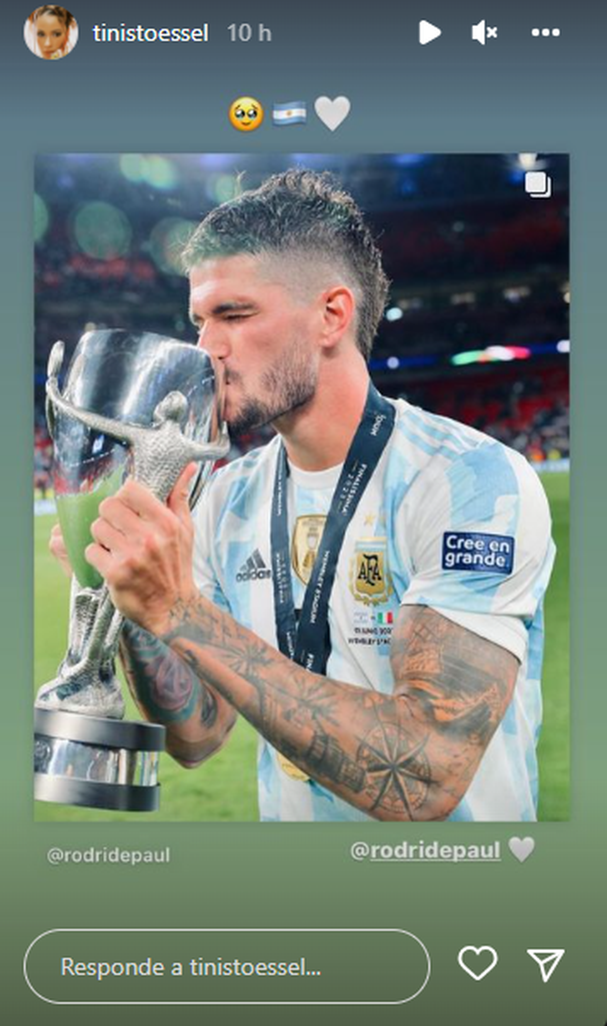 Tini Stoessel reaccionó al saludo de Rodrigo De Paul.