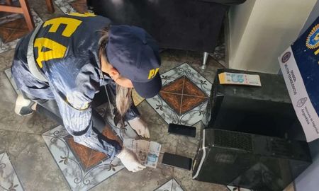 La banda, que habría robado más de $80 millones, fue desarticulada en Córdoba y CABA. La banda, que habría robado más de $80 millones, fue desarticulada en Córdoba y CABA.