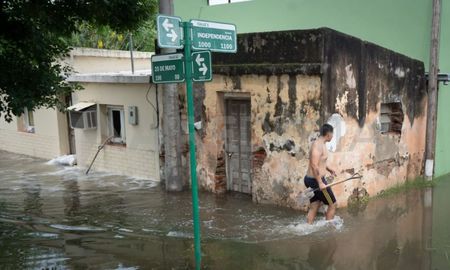 Reconquista el día después. Así los vecinos comienzan a volver a sus hogares luego de la inundación Reconquista el día después. Así los vecinos comienzan a volver a sus hogares luego de la inundación