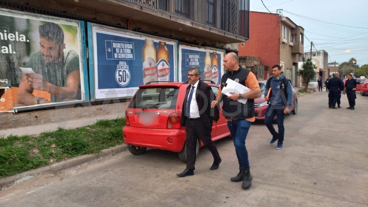 El crimen de Walter Paglia generó conmoción en barrio Mayoraz y en toda la ciudad de Santa Fe. El crimen de Walter Paglia generó conmoción en barrio Mayoraz y en toda la ciudad de Santa Fe.