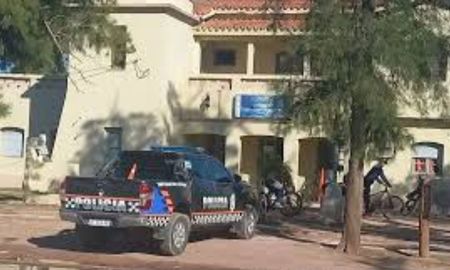 un profesor esta detenido por maltratar a su hijo autista y ademas tiene una denuncia por abusar a una alumna un profesor esta detenido por maltratar a su hijo autista y ademas tiene una denuncia por abusar a una alumna