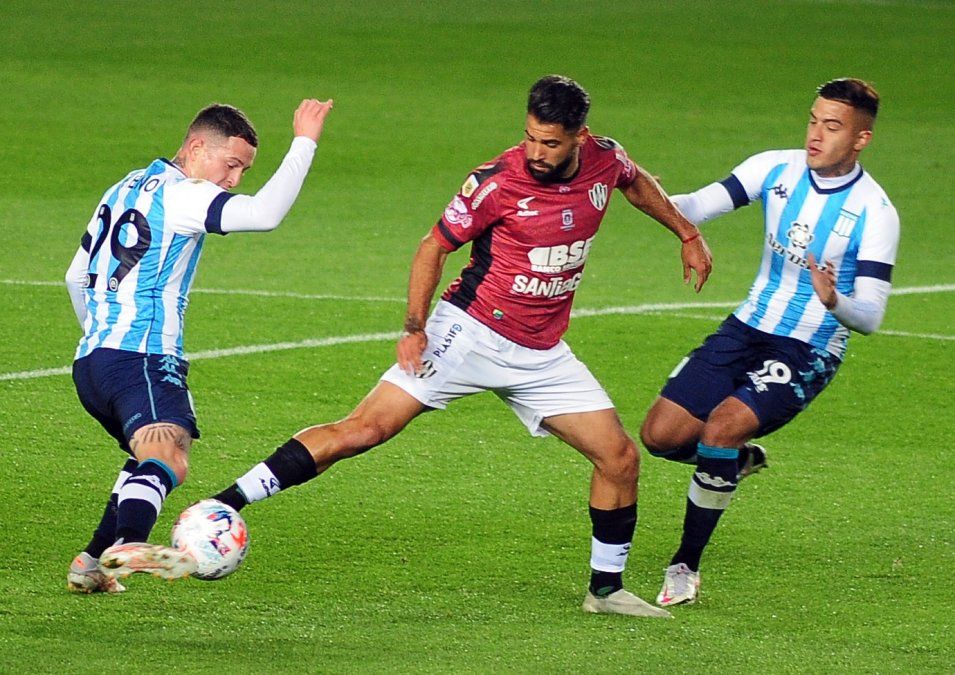 Racing igualó sin goles con Central Córdoba y quedó como líder del Torneo de la Liga Profesional junto con Independiente.
