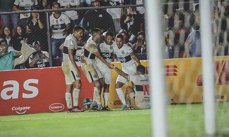 El Club Olimpia de Paraguay se prepara para recibir este jueves al Club Atlético Colón por la Copa Conmebol Libertadores. El Club Olimpia de Paraguay se prepara para recibir este jueves al Club Atlético Colón por la Copa Conmebol Libertadores.