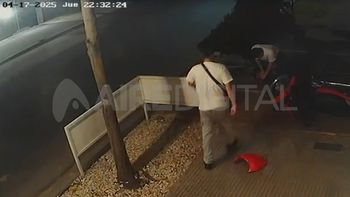 Seguirán en prisión los dos detenidos por robar la moto de un delivery en una heladería de Santa Fe