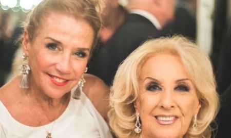 La hija de Mirtha Legrand habló sobre el duro momento que vivió al enterarse de lo ocurrido con la conductora, a quien le colocaron dos stents. La hija de Mirtha Legrand habló sobre el duro momento que vivió al enterarse de lo ocurrido con la conductora, a quien le colocaron dos stents.