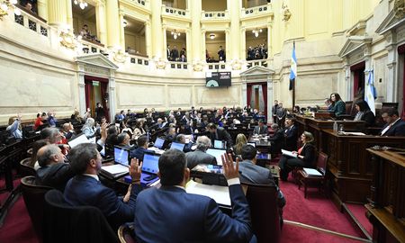 Para el oficialismo será todo ganancia, si es que logra romper las lógicas provinciales, ya que no renueva bancas en la Cámara alta Para el oficialismo será todo ganancia, si es que logra romper las lógicas provinciales, ya que no renueva bancas en la Cámara alta