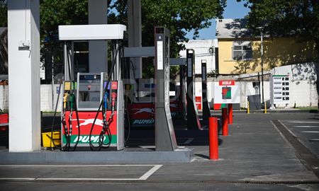 Las estaciones de servicio de Rosario decretaron una medida de protesta por tiempo indeterminado de 22 a 6, a partir de este domingo.