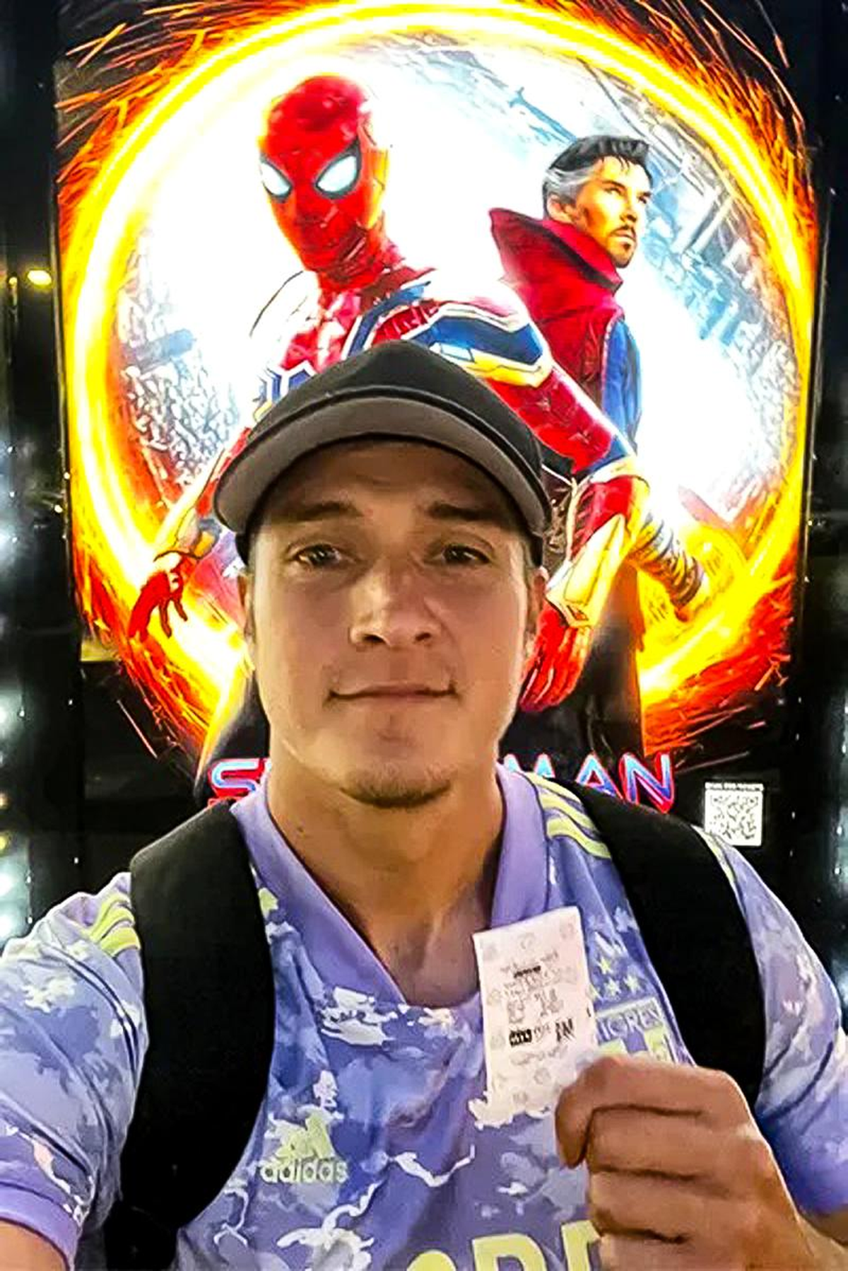 Ramiro Alanis, un personal trainer, rompió el récord mundial Guinness: vio la peli 292 veces en la pantalla grande