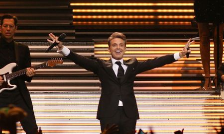 Luis Miguel podría cerrar su exitosa gira en Argentina. Luis Miguel podría cerrar su exitosa gira en Argentina.