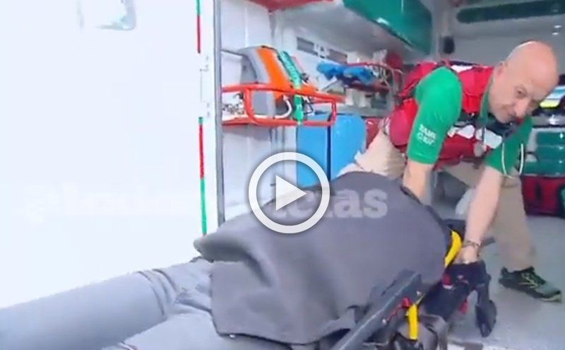 Video: así trasladaron en ambulancia a Larissa Riquelme, que se descompensó al escuchar la condena a Fabbro