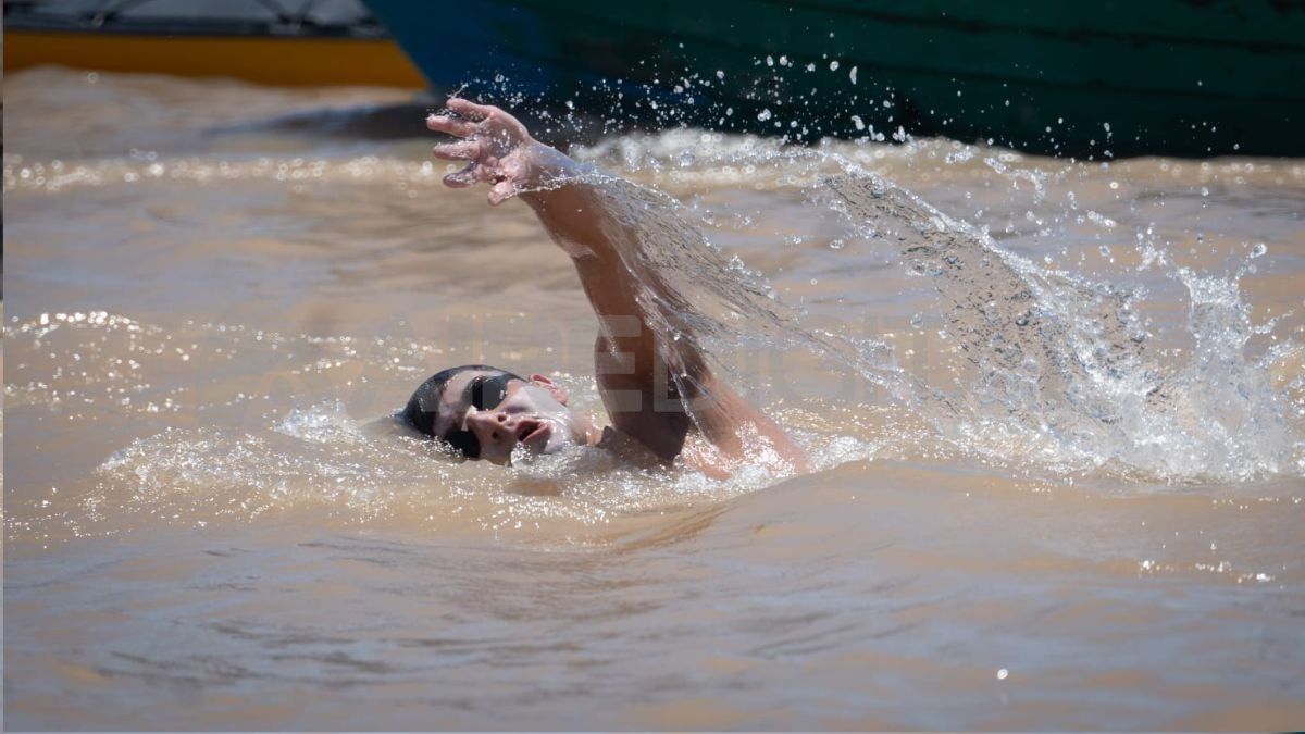 El italiano Ilario marchaba segundo pero abandonó la carrera por una descompostura. El italiano Ilario marchaba segundo pero abandonó la carrera por una descompostura.