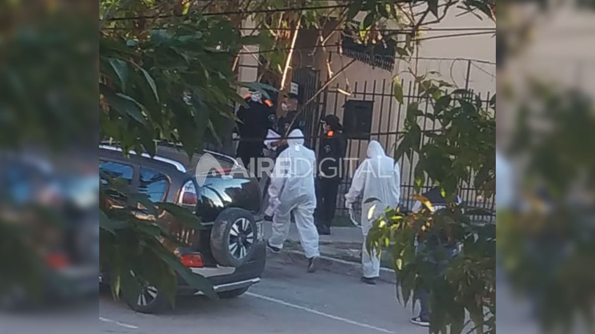 Vecinos enfurecidos denunciaron que una pareja reci&eacute;n regresada de Espa&ntilde;a hab&iacute;a violado la cuarentena en barrio Las Flores