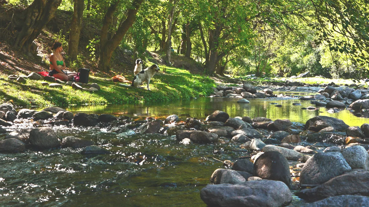La Granja es una pequeña localidad y que es perfecta para quienes son amantes de la naturaleza. La Granja es una pequeña localidad y que es perfecta para quienes son amantes de la naturaleza.