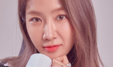 Se informó que la idol de Kpop, Soyou, decidió no renovar su contrato con Starship Entertainment. Se informó que la idol de Kpop, Soyou, decidió no renovar su contrato con Starship Entertainment.
