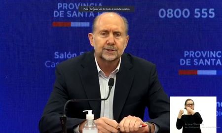 Omar Perotti dijo que es el momento de estar más alertas que nunca para reducir los contagios de coronavirus. Omar Perotti dijo que es el momento de estar más alertas que nunca para reducir los contagios de coronavirus.