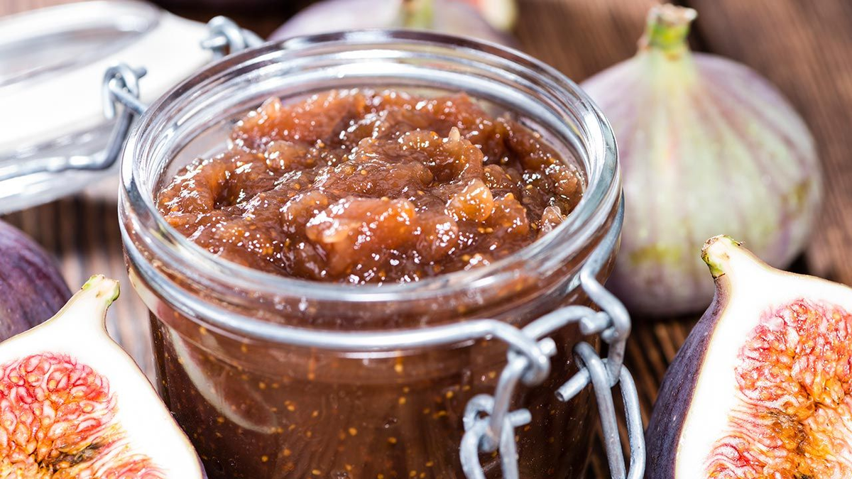 El dulce de higos es perfecto para disfrutar en panes, tostadas o diferentes postres. El dulce de higos es perfecto para disfrutar en panes, tostadas o diferentes postres.