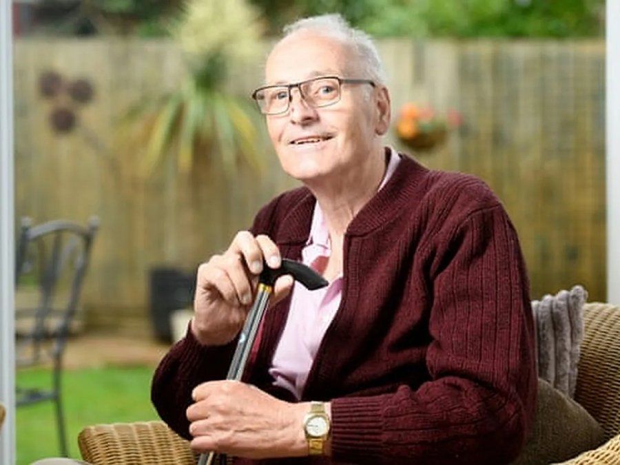 Dave Smith de 72 años se contagió de covid en 2020.