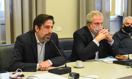 De la reunión paritaria participaron el ministro de Educación de la Nación, Nicolás Trotta, el secretario de Políticas Universitarias, Jaime Perczyk y representantes de los gremios Conadu, Conaduh, Fedun, Fagdut, UDA y Ctera. De la reunión paritaria participaron el ministro de Educación de la Nación, Nicolás Trotta, el secretario de Políticas Universitarias, Jaime Perczyk y representantes de los gremios Conadu, Conaduh, Fedun, Fagdut, UDA y Ctera.