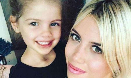 wanda nara enfrenta duras criticas por vestir a su hija con un escotazo wanda nara enfrenta duras criticas por vestir a su hija con un escotazo