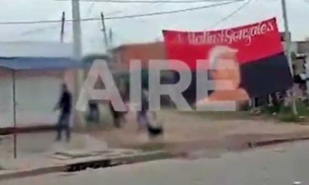 En la zona del enfrentamiento, la policía encontró 17 vainas servidas calibre 9 milímetros. En la zona del enfrentamiento, la policía encontró 17 vainas servidas calibre 9 milímetros.