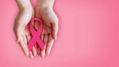 El lago se tiñe de rosa: una jornada sobre el cáncer de mama en El Quillá