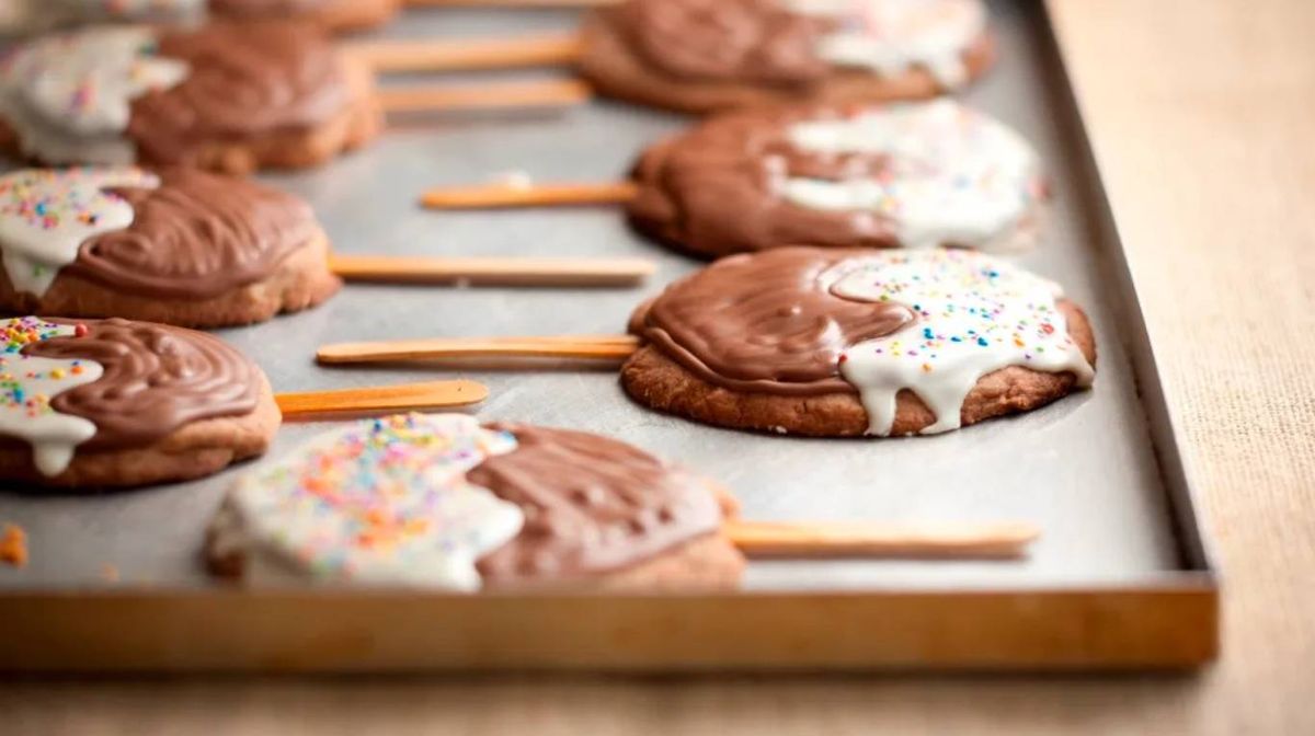 Paletas de cookies chocolatosas
