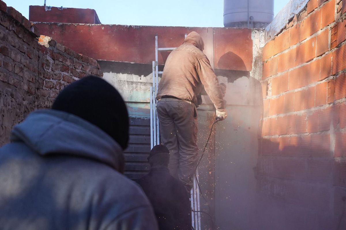 La Ley de Microtráfico, que habilita el derribo de búnkers de drogas, es una herramienta que el Gobierno de Santa Fe presenta como eje de su estrategia para reducir la violencia y recuperar territorios dominados por economías criminales. La Ley de Microtráfico, que habilita el derribo de búnkers de drogas, es una herramienta que el Gobierno de Santa Fe presenta como eje de su estrategia para reducir la violencia y recuperar territorios dominados por economías criminales.