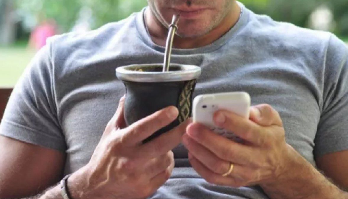 Cómo eliminar las manchas del mate en la ropa con ingredientes naturales