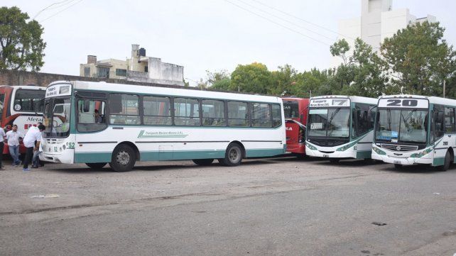 Paraná lleva 11 días sin colectivos y tampoco habrá servicio el fin de semana