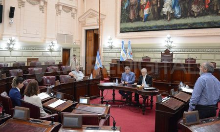 Se espera que este miércoles la Comisión de Acuerdos de la Legislatura emita dictamen sobre la posible sanción para la fiscal Cristina Ferraro. Se espera que este miércoles la Comisión de Acuerdos de la Legislatura emita dictamen sobre la posible sanción para la fiscal Cristina Ferraro.