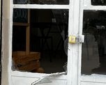 Ocurrió durante la madrugada en avenida Freyre y Crespo de Santa Fe. Rompieron el vidrio del local y escaparon antes de la llegada policial. Ocurrió durante la madrugada en avenida Freyre y Crespo de Santa Fe. Rompieron el vidrio del local y escaparon antes de la llegada policial.