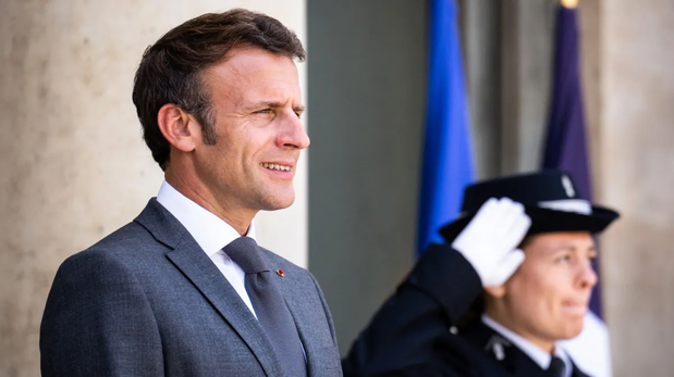 &nbsp;Emmanuel Macron, debilitado tras haber perdido la mayoría absoluta con la que gobernaba desde 2017.
