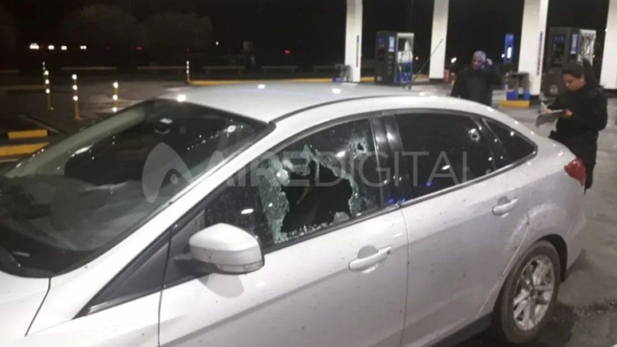 El móvil era conducido por Valdez, que viajaba acompañado por una oficial El móvil era conducido por Valdez, que viajaba acompañado por una oficial