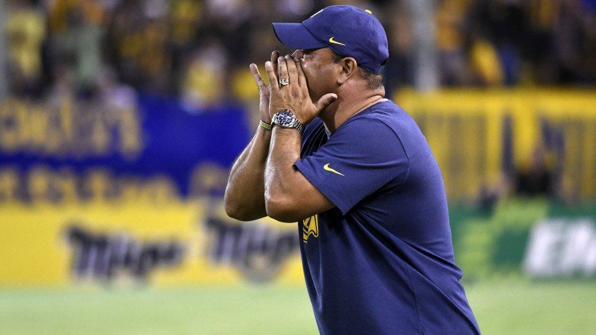 Fernández ‘puteó’ contra los dirigentes de Central