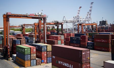 Elsuperávit comercial creció 41,6,% en lo que va del año y alcanzó los US$ 10.984millones. Elsuperávit comercial creció 41,6,% en lo que va del año y alcanzó los US$ 10.984millones.