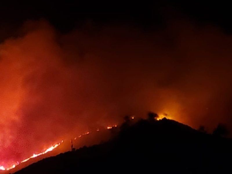 Las sierras cordobesas están en llamas hace más de tres días: el viento y la sequía, factores claves
