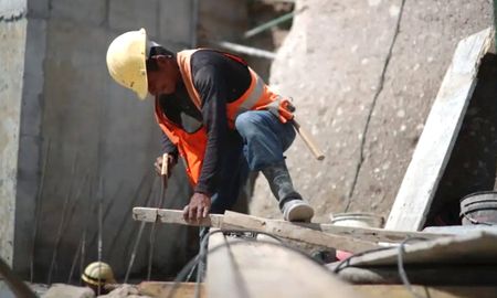 Aire de Santa Fe | Obrero de la construccion.jpg