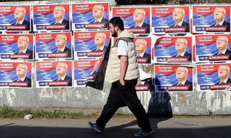 Este domingo en Serbia se realizan las elecciones presidenciales, con el fantasme de la guerra de Ucrania cerca. Este domingo en Serbia se realizan las elecciones presidenciales, con el fantasme de la guerra de Ucrania cerca.