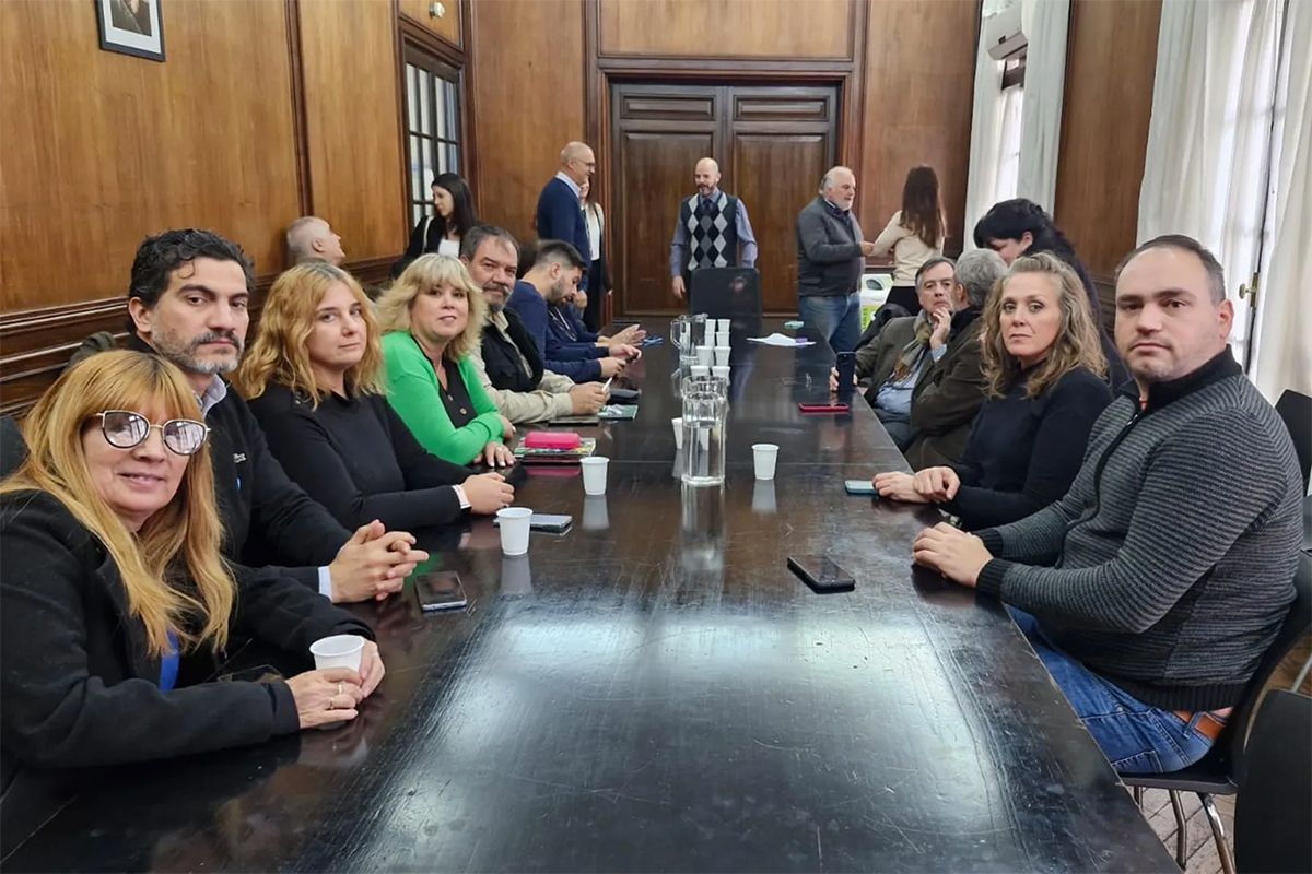 Los estatales nacionales de ATE y UPCN reanudarán este viernes las negociaciones salariales con el Gobierno.