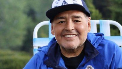 El abogado de la enfermera dijo que Maradona se cayó y se golpeó la cabeza días antes de morir