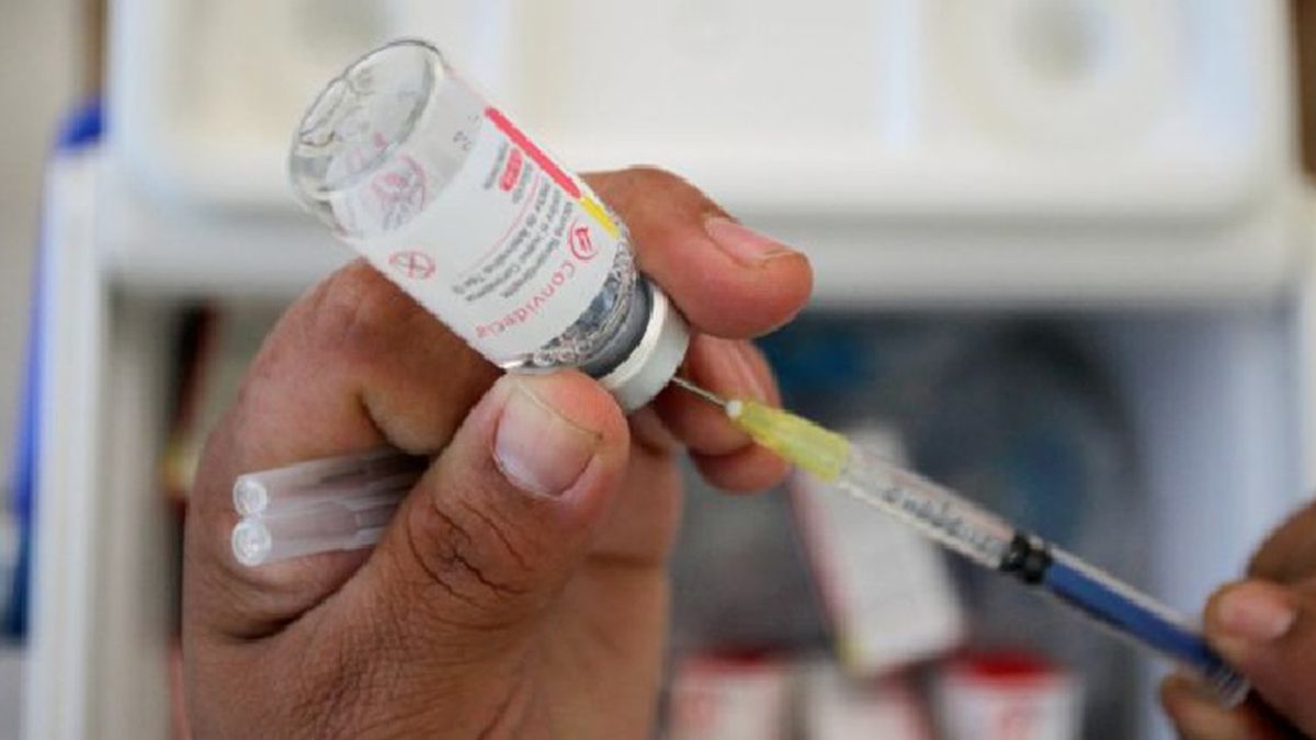 La vacuna fue mediante un acuerdo que cerró el gobierno de Santa Fe con China. 