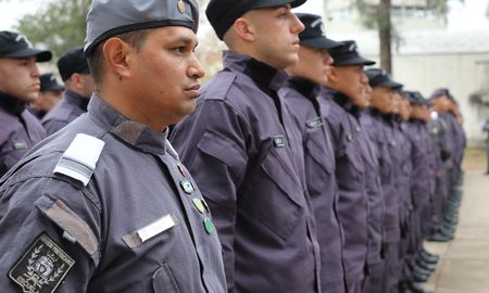 Se lanzó una nueva convocatoria para el ingreso de 600 agentes para distintas unidades del Servicio Penitenciario de Santa Fe. Se lanzó una nueva convocatoria para el ingreso de 600 agentes para distintas unidades del Servicio Penitenciario de Santa Fe.