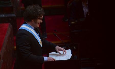 Javier Milei hablará el próximo lunes en Cadena Nacional para realizar la presentación del Presupuesto 2026. Javier Milei hablará el próximo lunes en Cadena Nacional para realizar la presentación del Presupuesto 2026.