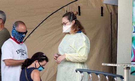 Estados Unidos registra un promedio de 210.000 casos de covid diarios en el inicio de la campaña histórica de vacunación masiva. Estados Unidos registra un promedio de 210.000 casos de covid diarios en el inicio de la campaña histórica de vacunación masiva.